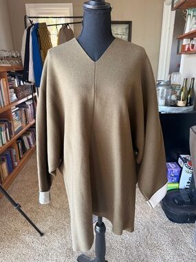 Zara Women's Olive V-Neck Sweater